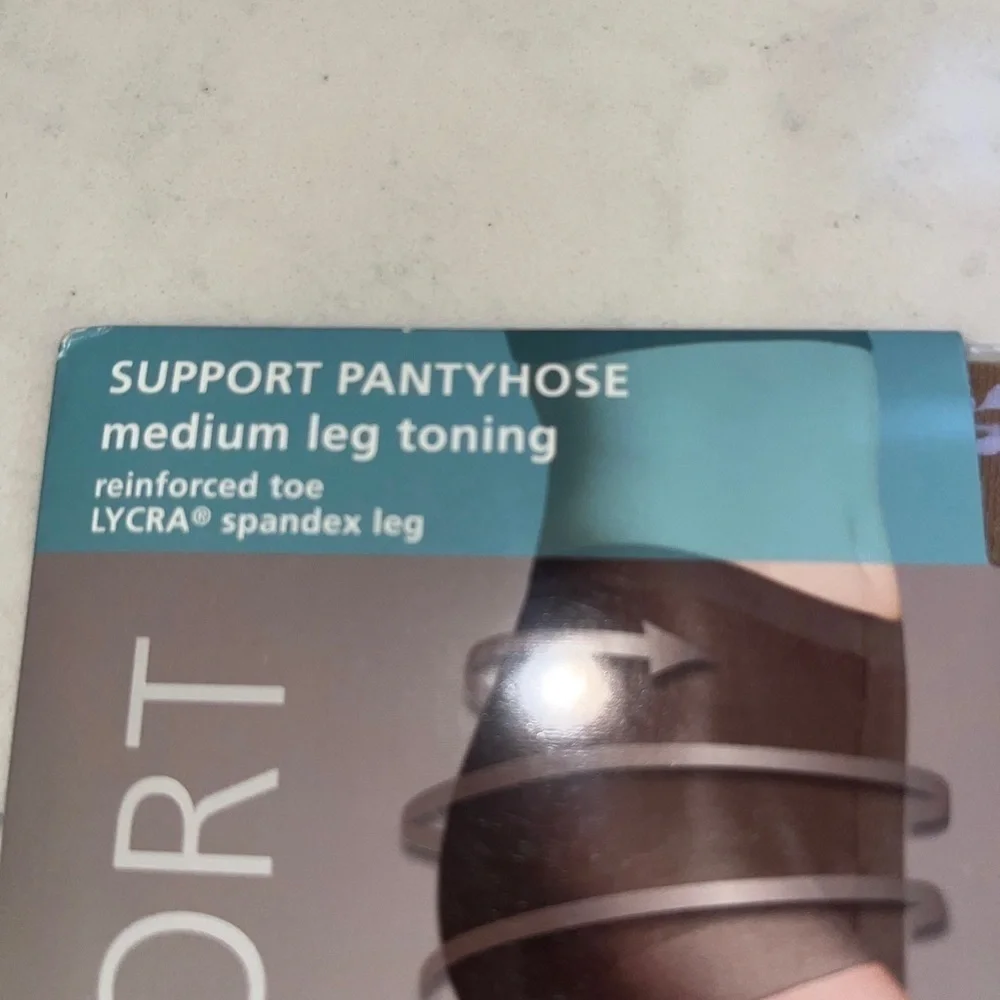 Sears Nice Touch Pantyhose Medium Leg Toning Size AB , Natural Color . New !